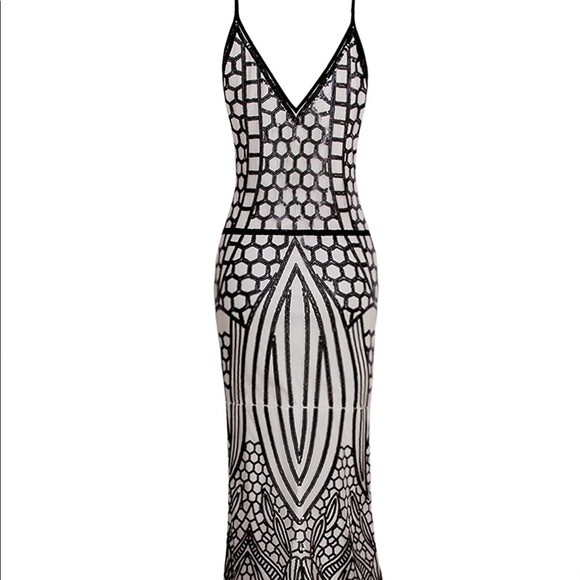 1920s inspired floor length sequin dress - Picture 2 of 3